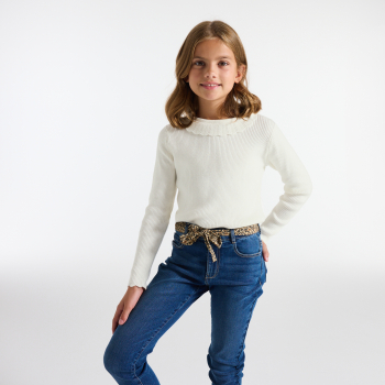 كنزة باللون الأبيض للفتيات